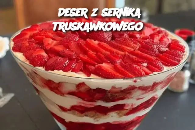 Deser z sernika truskawkowego