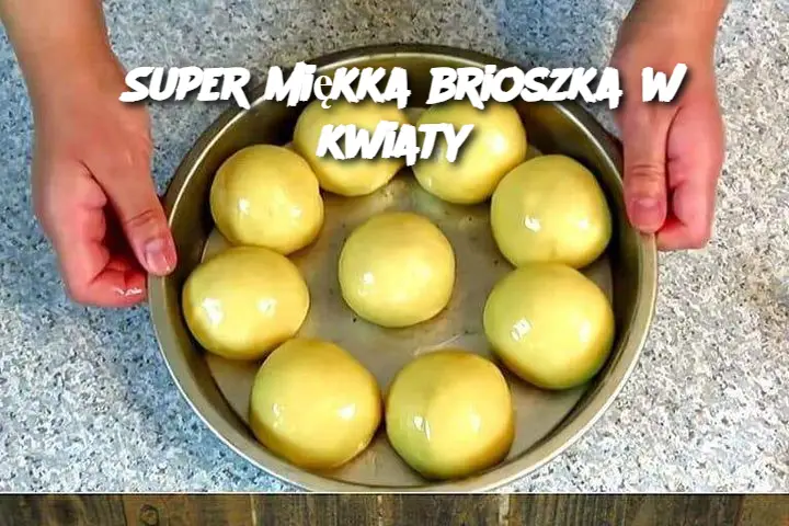 Super miękka brioszka w kwiaty