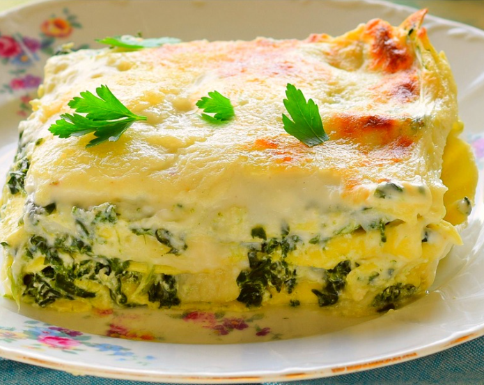 Lasagne z ricottą i szpinakiem: Przepis na kremowe i delikatne pierwsze danie wegetariańskie